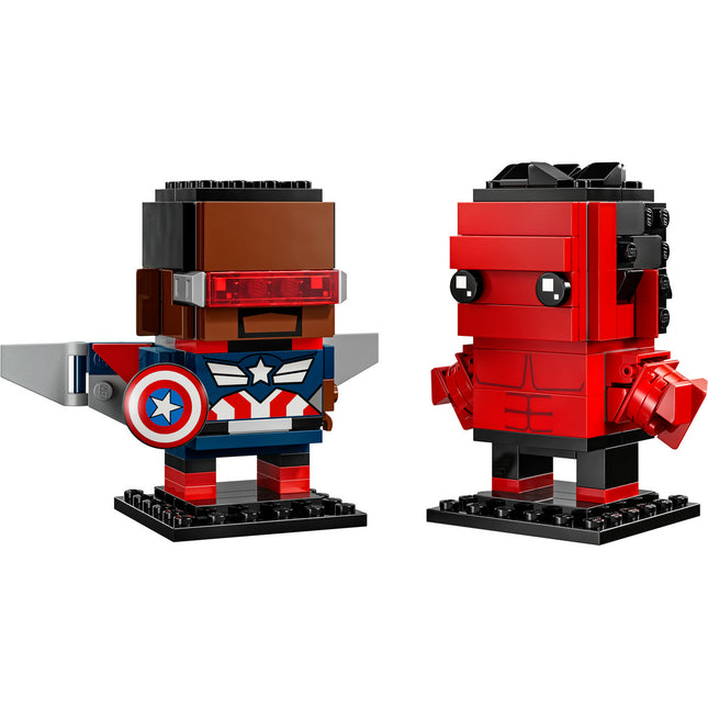 Amerika Kapitány és Vörös Hulk figurák
