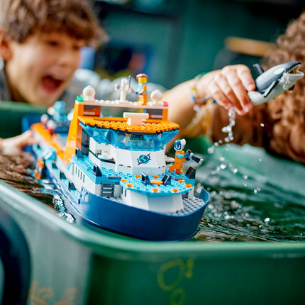 LEGO® City - Sarkkutató hajó (60368)