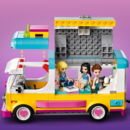 LEGO® Friends - Erdei lakóautó és vitorlás (41681)