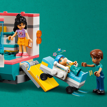 LEGO® Friends - Heartlake City kórházi mentőautó (42613)