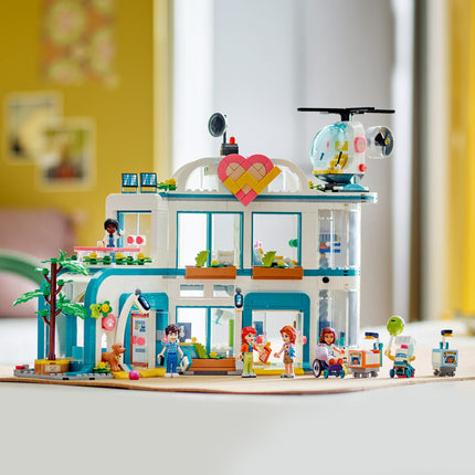 LEGO® Friends - Heartlake City kórház (42621)