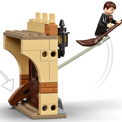 LEGO® Harry Potter™ - Roxfort™: Az első repülőlecke (76395)