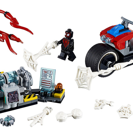 LEGO® Marvel - Pókember motoros mentőse (76113)