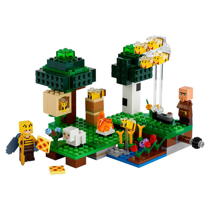 LEGO® Minecraft® - A méhfarm (21165)