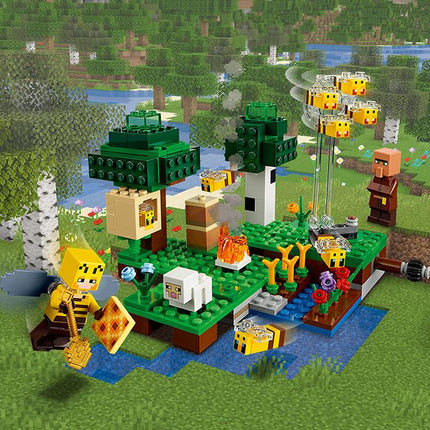 LEGO® Minecraft® - A méhfarm (21165)