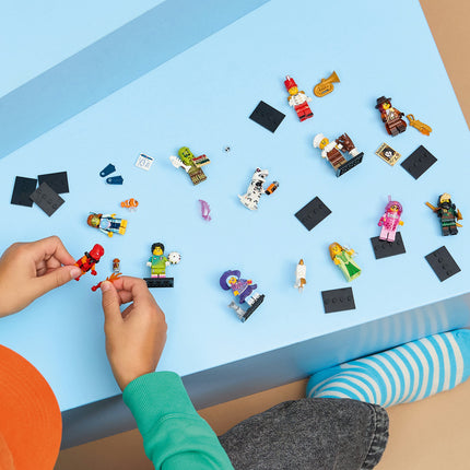 LEGO Minifigures (71052)