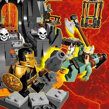 LEGO® NINJAGO® - A koponyavarázsló tömlöcei (71722)