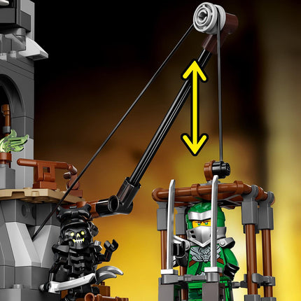 LEGO® NINJAGO® - A koponyavarázsló tömlöcei (71722)