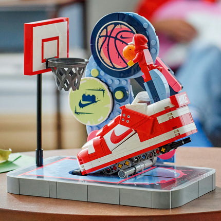 Nike x LEGO Collection (43021)