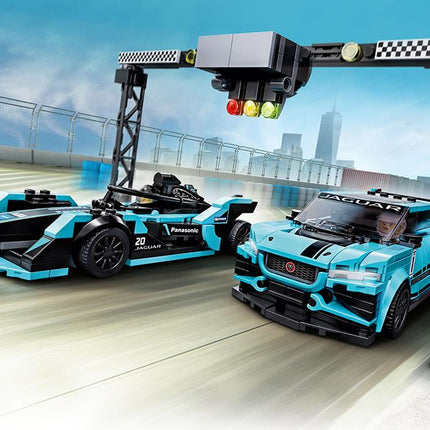 LEGO® Speed Champions - FormulaE Panasonic Jaguar Racing GEN2 & Jaguar (76898)