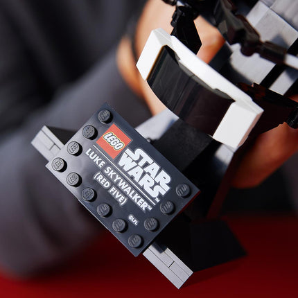 LEGO® Star Wars™ - Luke Skywalker™ (Vörös Ötös) sisak (75327)