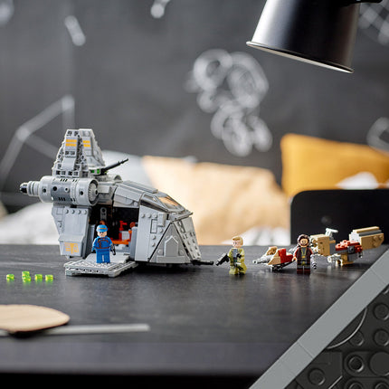 LEGO® Star Wars™ - Rajtaütés a Ferrix™-en (75338)