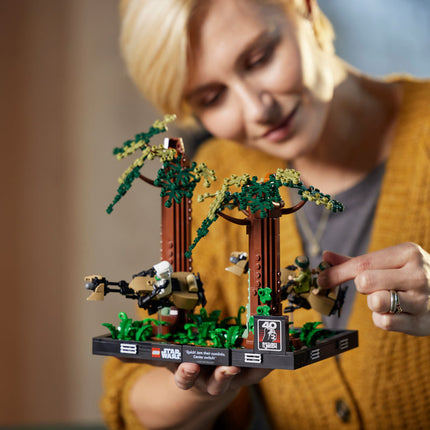 LEGO® Star Wars™ - Endor™ sikló üldözés dioráma (75353)