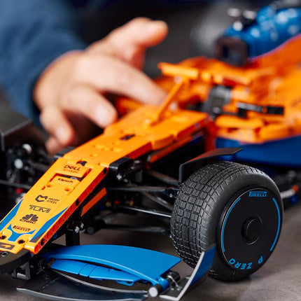 LEGO® Technic - McLaren Formula 1™ versenyautó (42141)